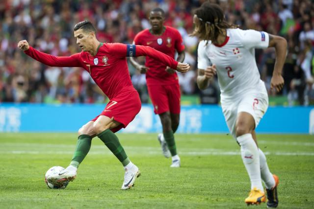 拉菲尼亚本赛季创造44次机会，五大联赛最多